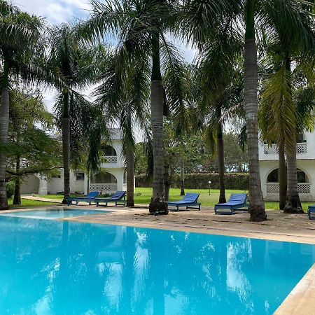 Royal Palms Apartment A4 Mombasa Esterno foto