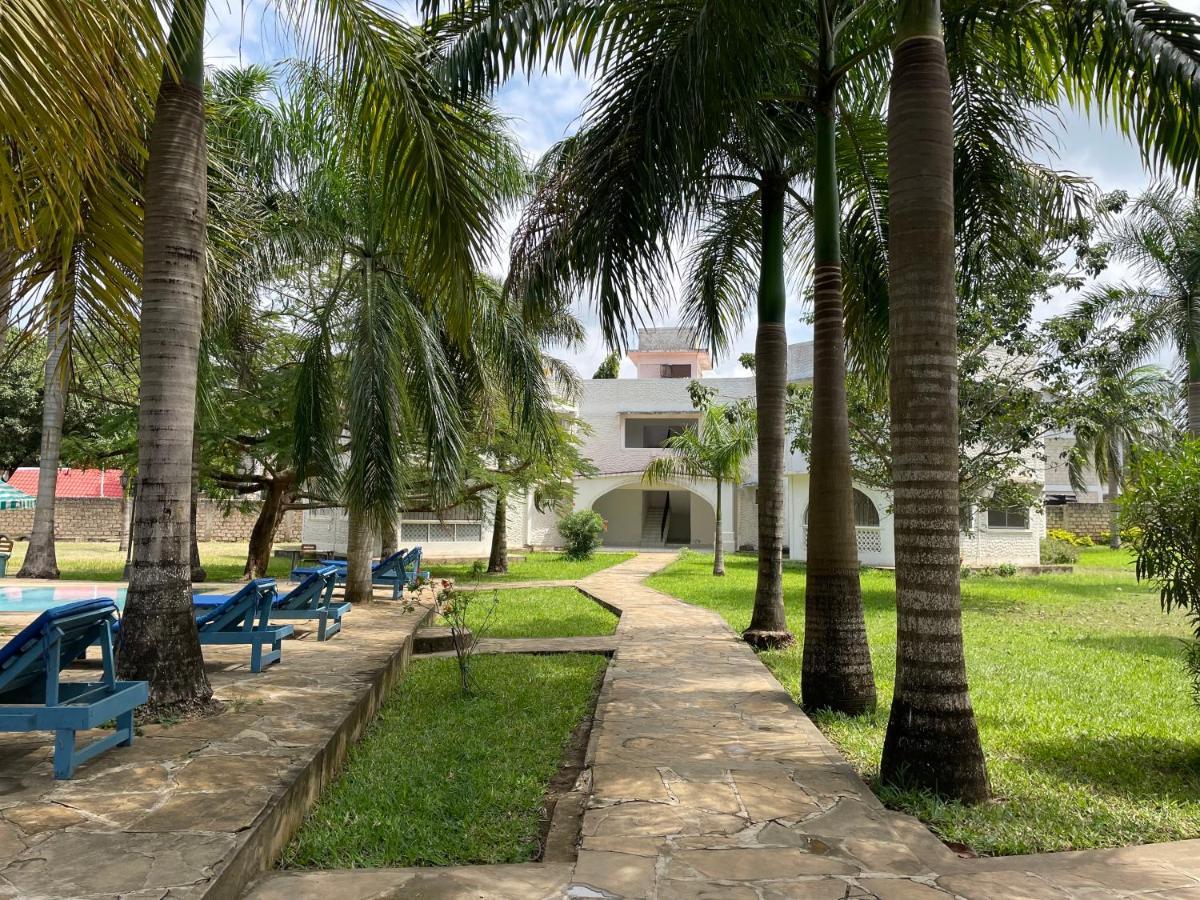 Royal Palms Apartment A4 Mombasa Esterno foto