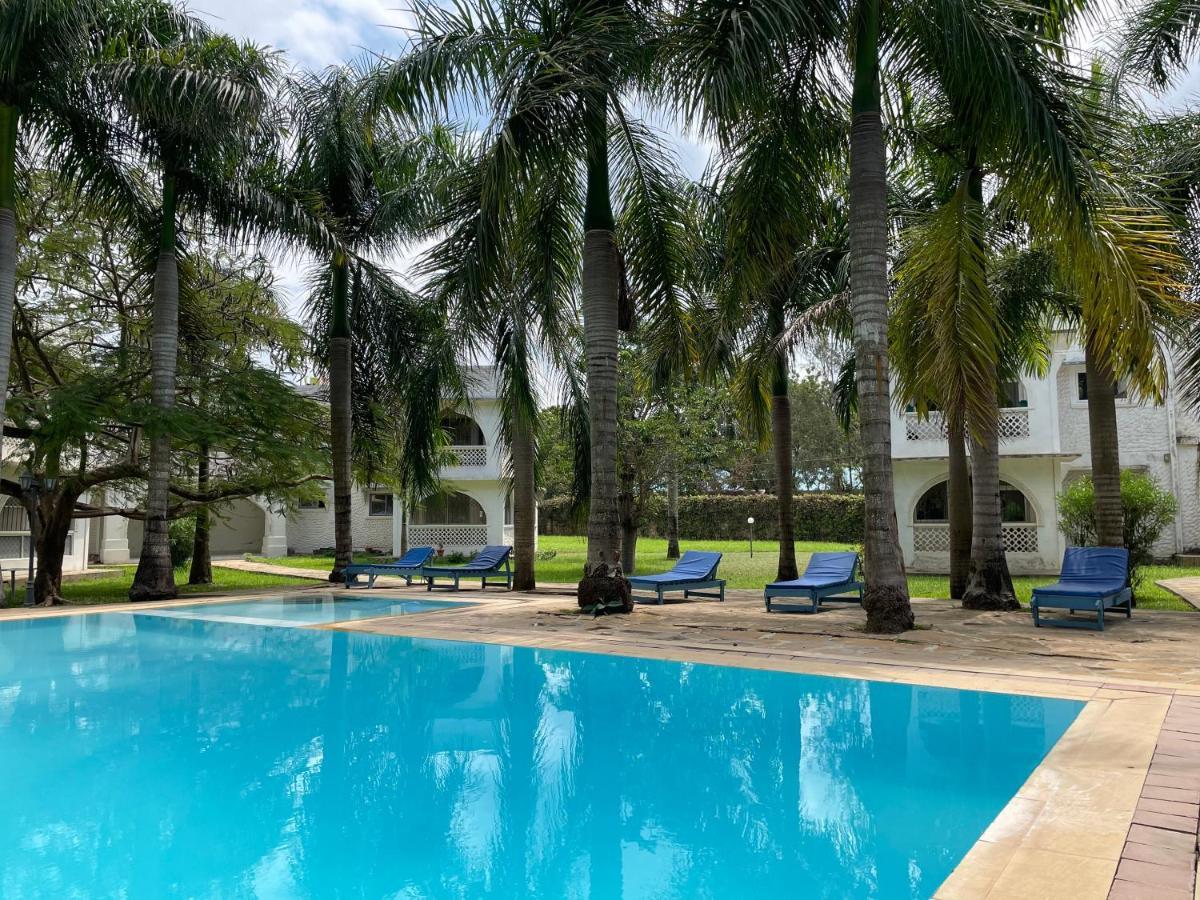 Royal Palms Apartment A4 Mombasa Esterno foto