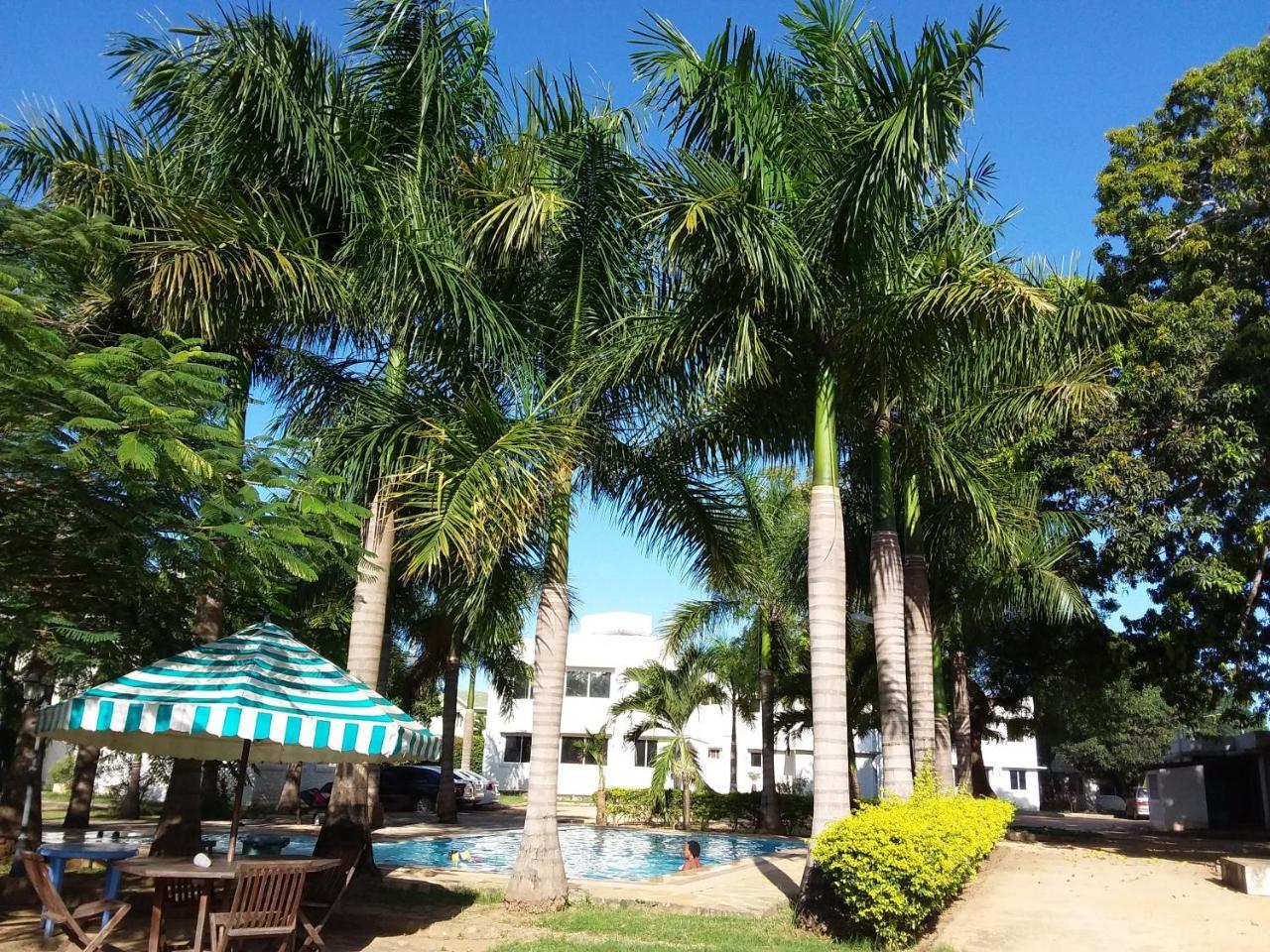 Royal Palms Apartment A4 Mombasa Esterno foto